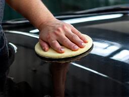 Professionel påføring af keramisk coating på billak